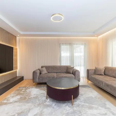 The Imperial Grand By Belmont Realty Apartman