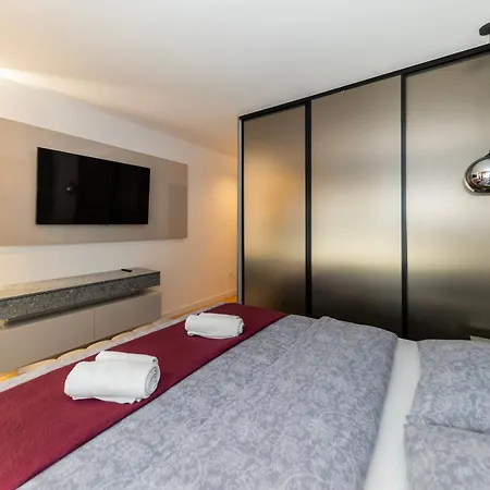 Apartamento The Imperial Grand By Belmont Realty
