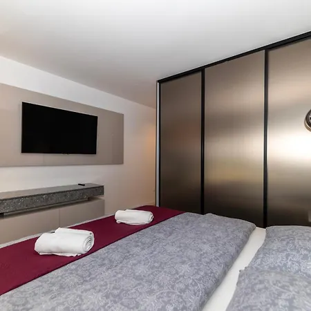 Apartman The Imperial Grand By Belmont Realty *