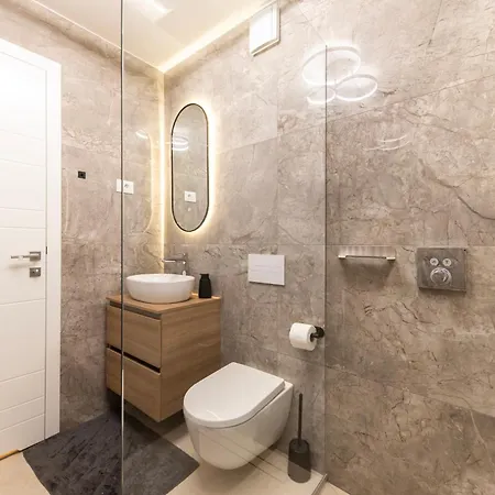 Apartman The Imperial Grand By Belmont Realty *