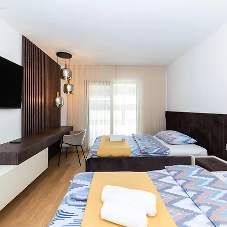 The Imperial Grand By Belmont Realty Apartman